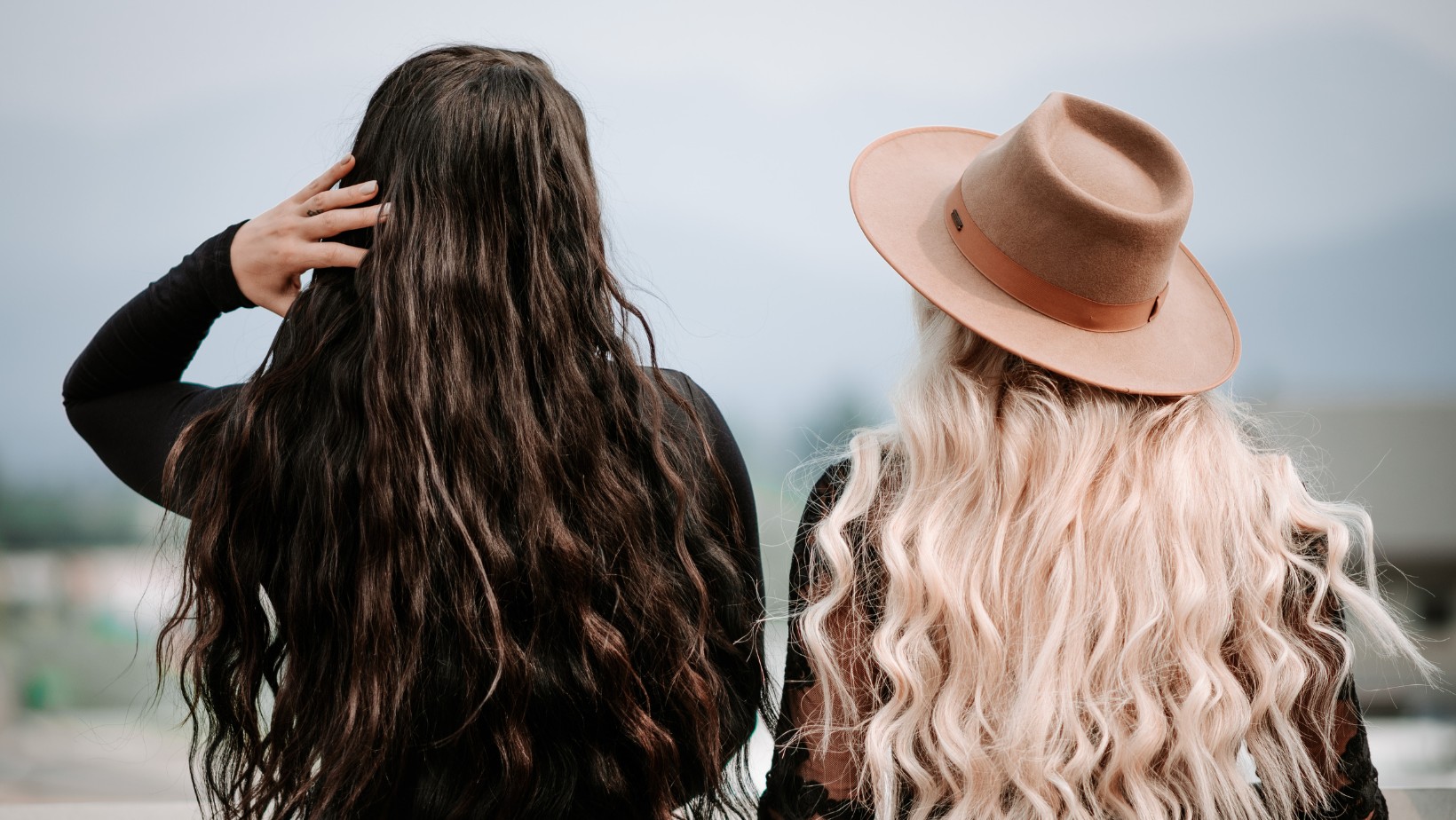 Kobiety o tym kolorze włosów przyciągają facetów jak magnes