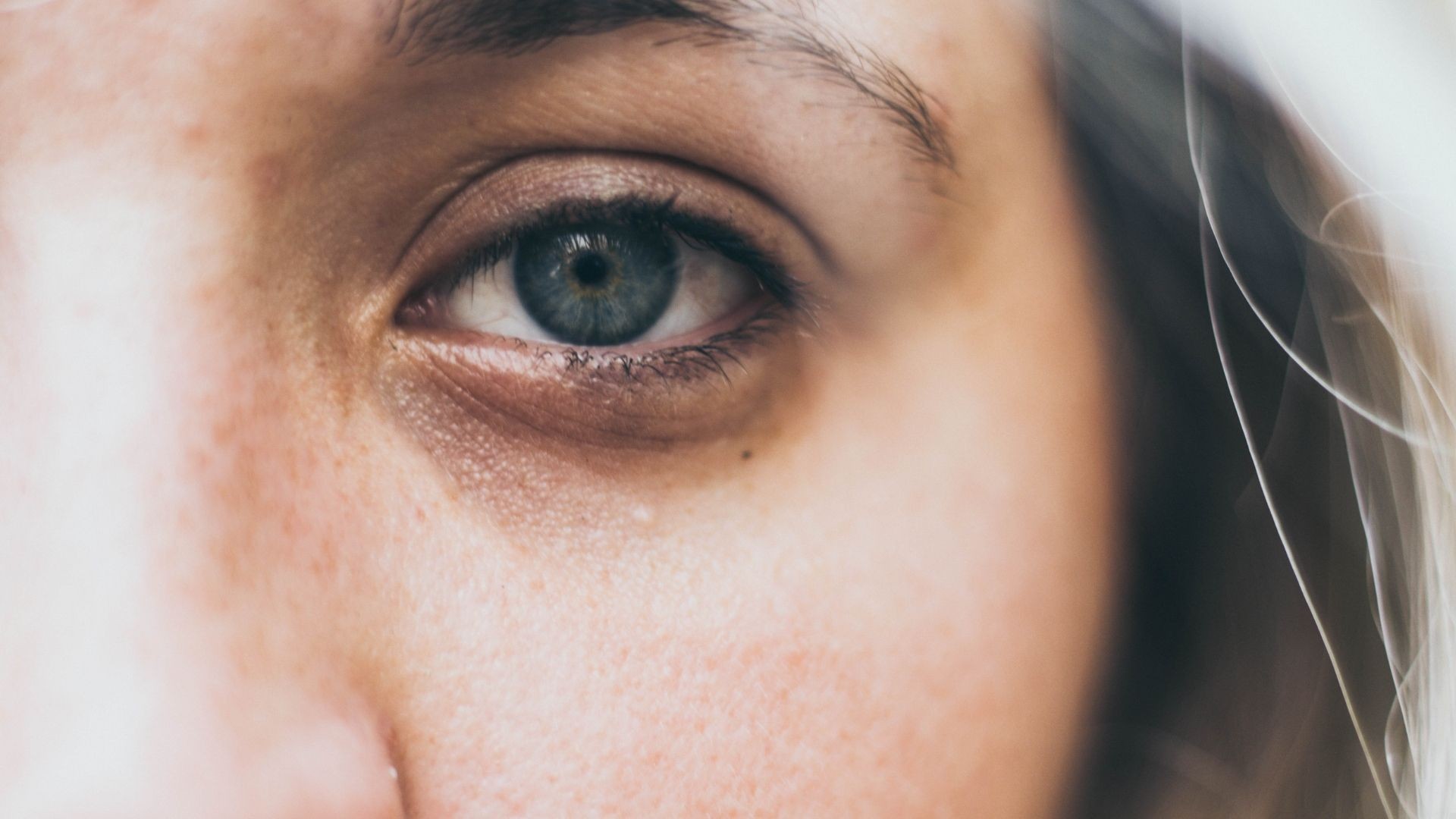 Nie bądź sobą na siłę. Jak się wyzbyć złego nawyku?