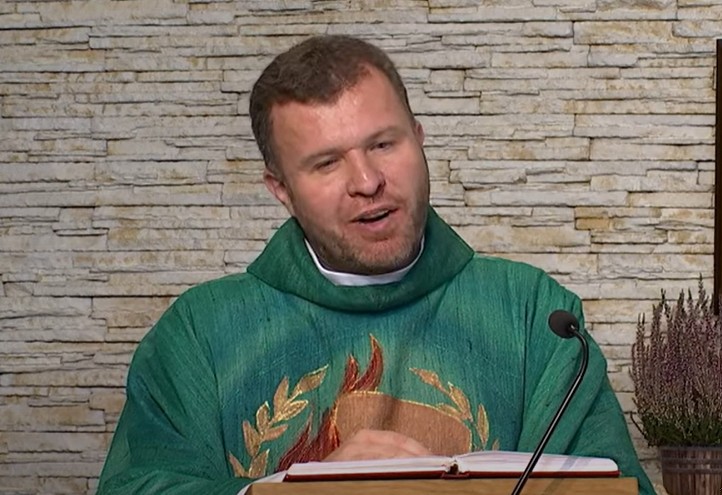 Zdjęcie Wyznanie księdza podczas mszy, wzbudziło sensację.  Ma żonę i dziecko #1