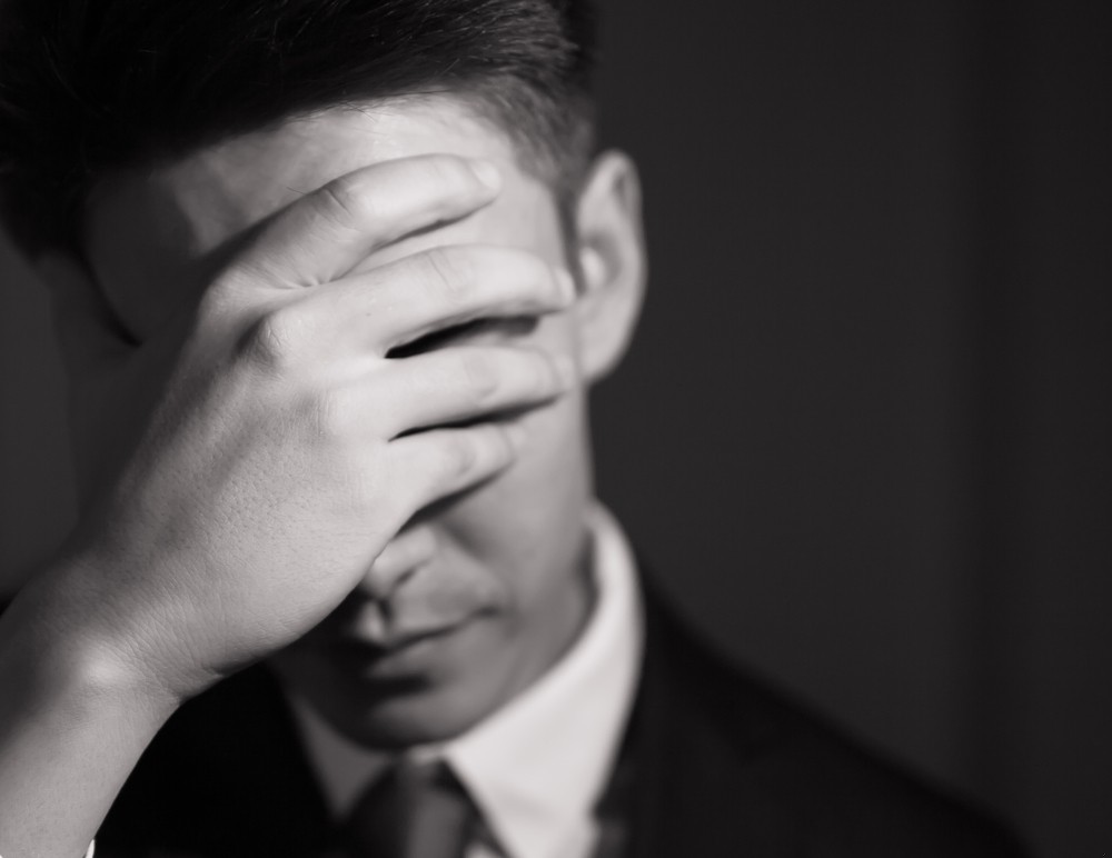 Kiedy ktoś ustami wypowiada kłamstwa, często prawdę mówi oczami.