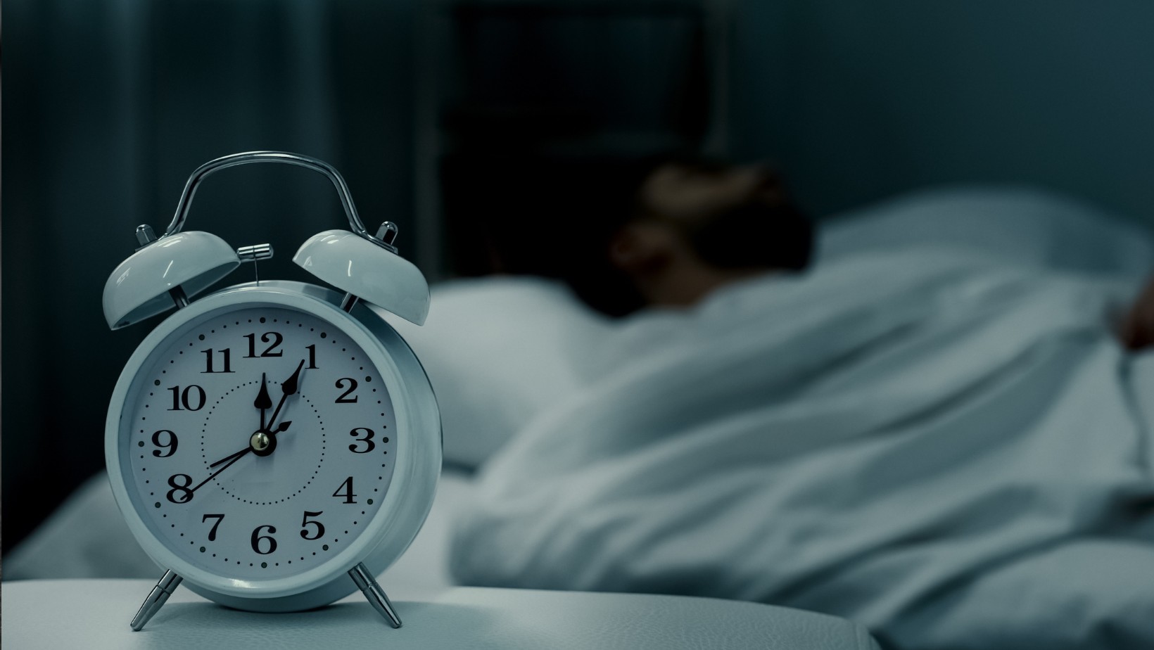 O której należy się kłaść spać? Naukowcy wskazali „złotą godzinę”!