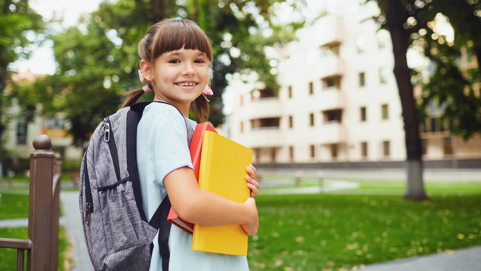 Zdjęcie 1740 zł wsparcia na dziecko w roku szkolnym 2025/2026! Nowe świadczenia na rok szkolny #1