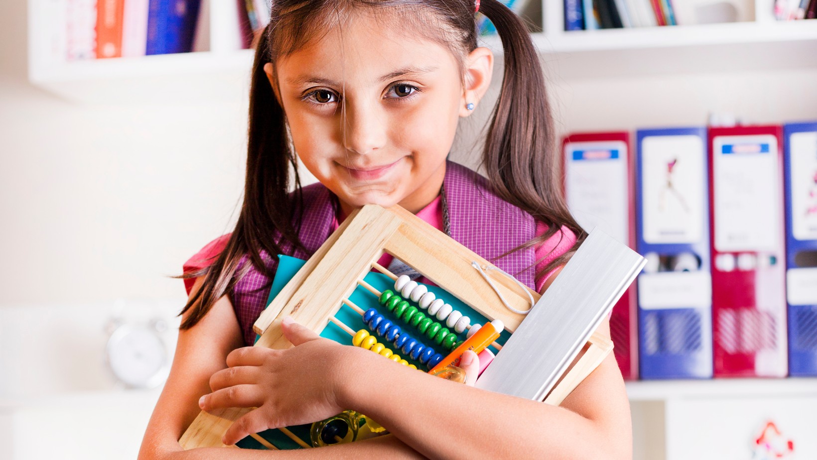 Aż 5 świadczeń szkolnych 2024/25! Do kiedy trzeba składać wnioski?