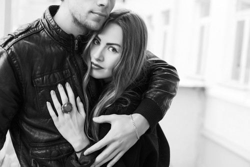 Każda kobieta zasługuje na kogoś, kto nazwie ją swoim skarbem, kto …