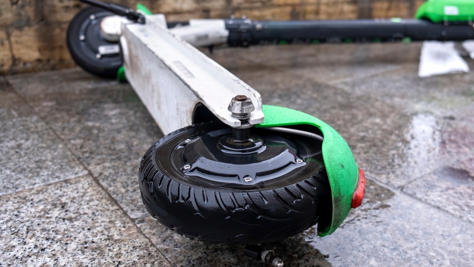 Zdjęcie 11-letni chłopiec zginął pod kołami ciężarówki podczas jazdy hulajnogą elektryczną #1