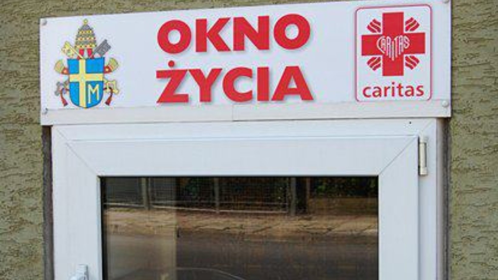 Zdjęcie „Nie stwierdzono żadnych nieprawidłowości” – odnaleziono niemowlę w oknie życia! #1