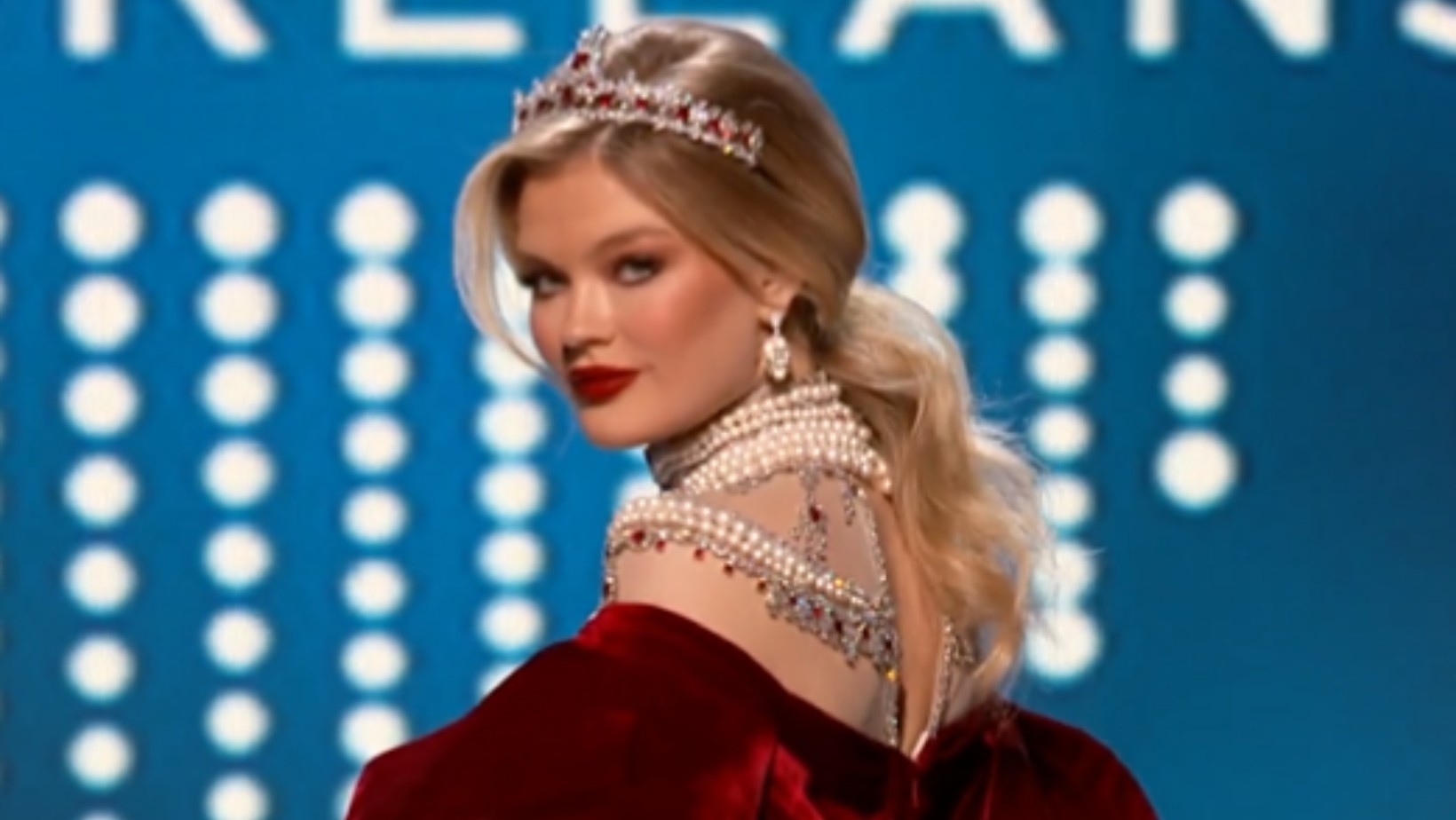 „Ta suknia będzie symbolem krwi”: Skandal na Miss Universe z reprezentantką Rosji