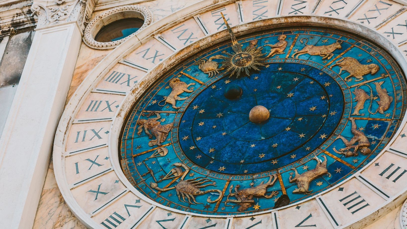 Horoskop na sierpień 2022 dla wszystkich znaków zodiaku! Komu sprzyjają gwiazdy?