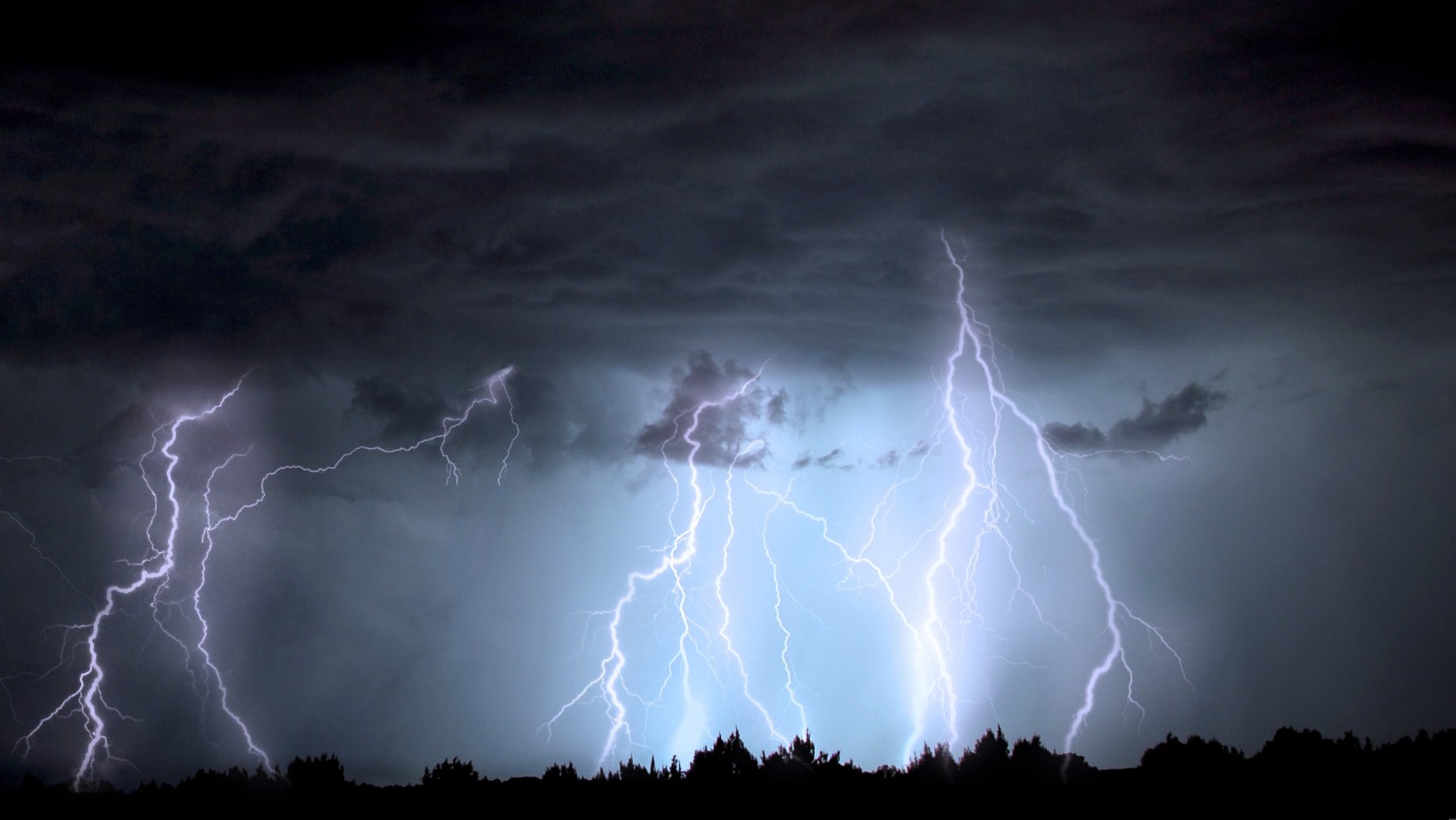 To koniec majówki! IMGW ostrzega przed burzami i gradem!