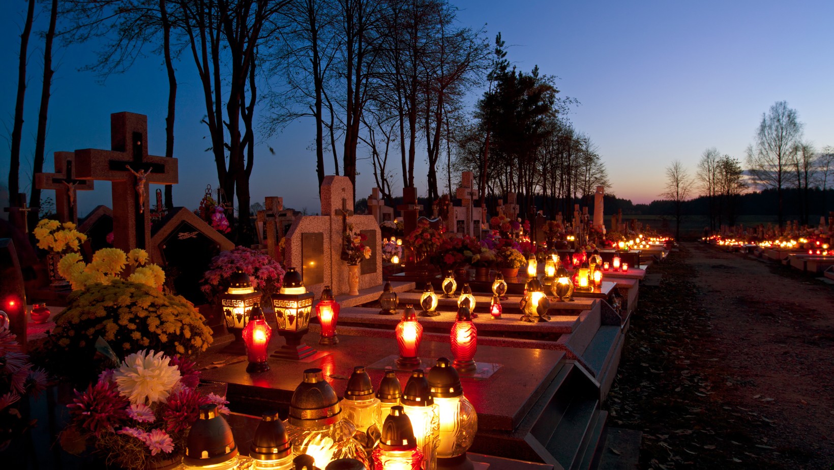 Czy 2 listopada to dzień wolny od pracy? Czy szkoły są otwarte?