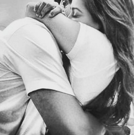 Najważniejsza jest miłość, za resztę zapłacisz kartą Visa.