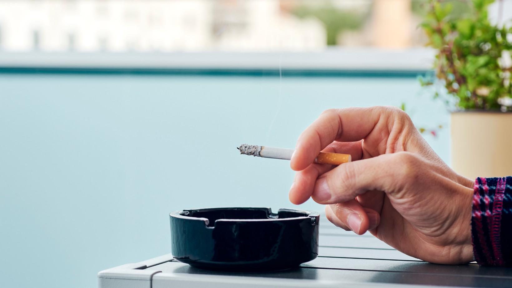 Zdjęcie Palenie papierosów na balkonie będzie zakazane? Resort zdrowia odpowiada! #1