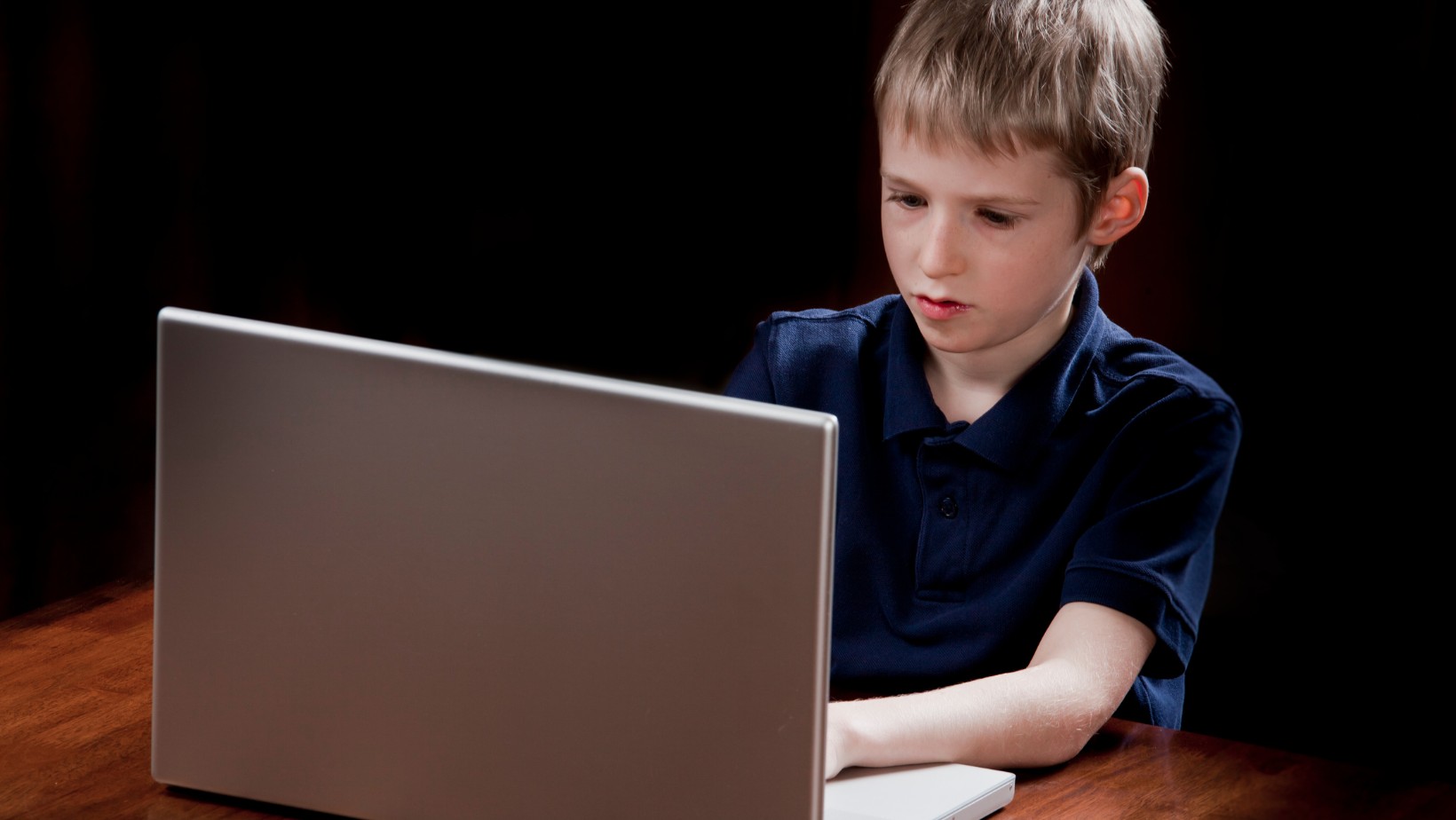 Nowy niebezpieczny trend internetowy wśród dzieci! Śmiertelne ryzyko…