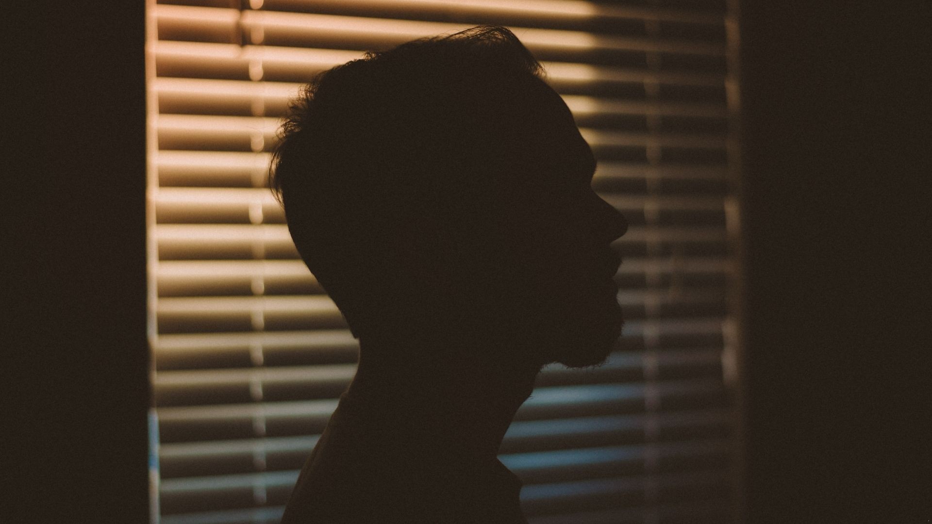 Mężczyźni, którzy boją się kobiet. Kim są incele?