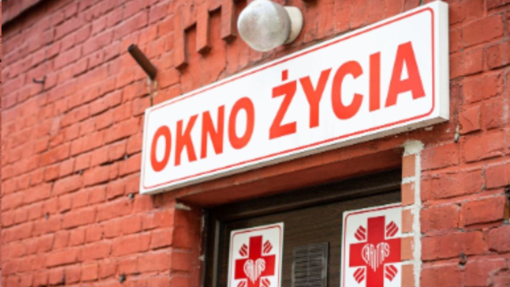 Zdjęcie "Jej oczka były tak pięknie niebieskie, jak niebo" – odnaleziono dziewczynkę w oknie życia! #1