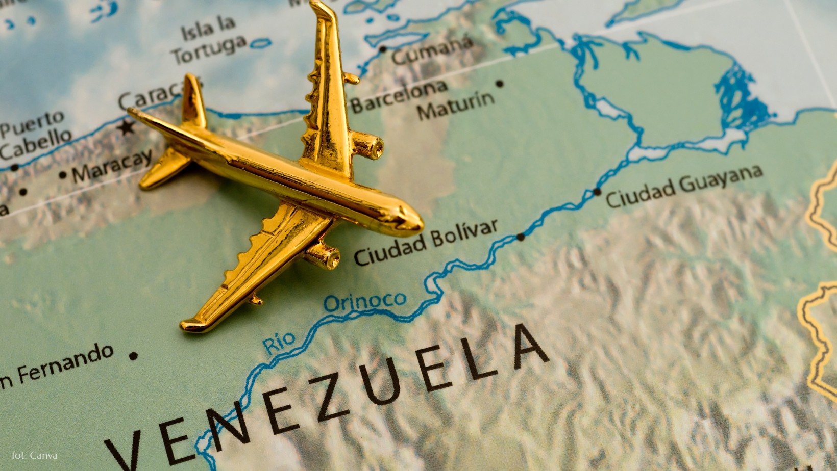 Odwołane loty, polskie MSZ ostrzega! Popularna wyspa w ogniu napięć