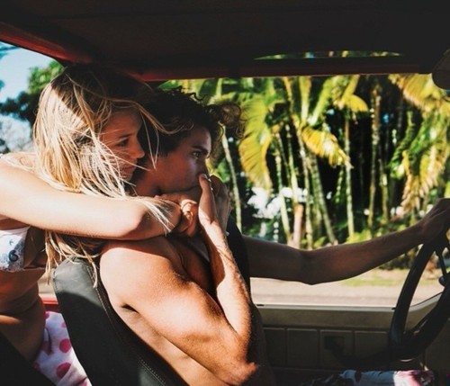 Chciałabym kogoś, kto nauczy mnie, że miłość może budować, a …