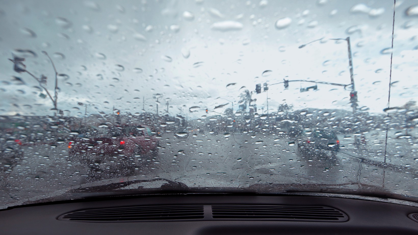 Cyklon Iordanis wkracza do Polski! Kolejne ostrzeżenia