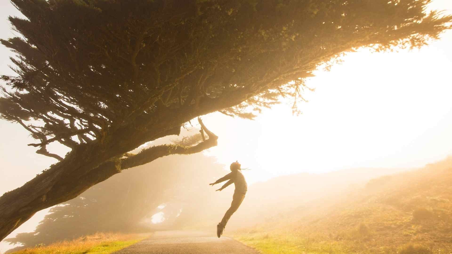 Dlaczego tak bardzo zależy nam na zdaniu innych? Jak się od tego uwolnić?