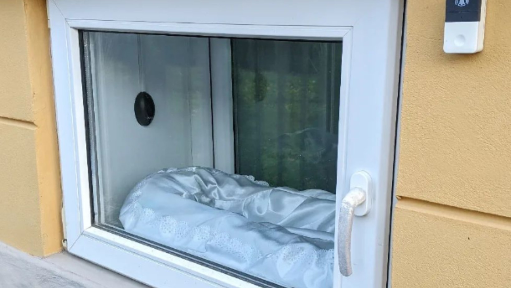 Zdjęcie Ksiądz o dziecku znalezionym w oknie życia: "Chciałbym tej mamie podziękować" #1