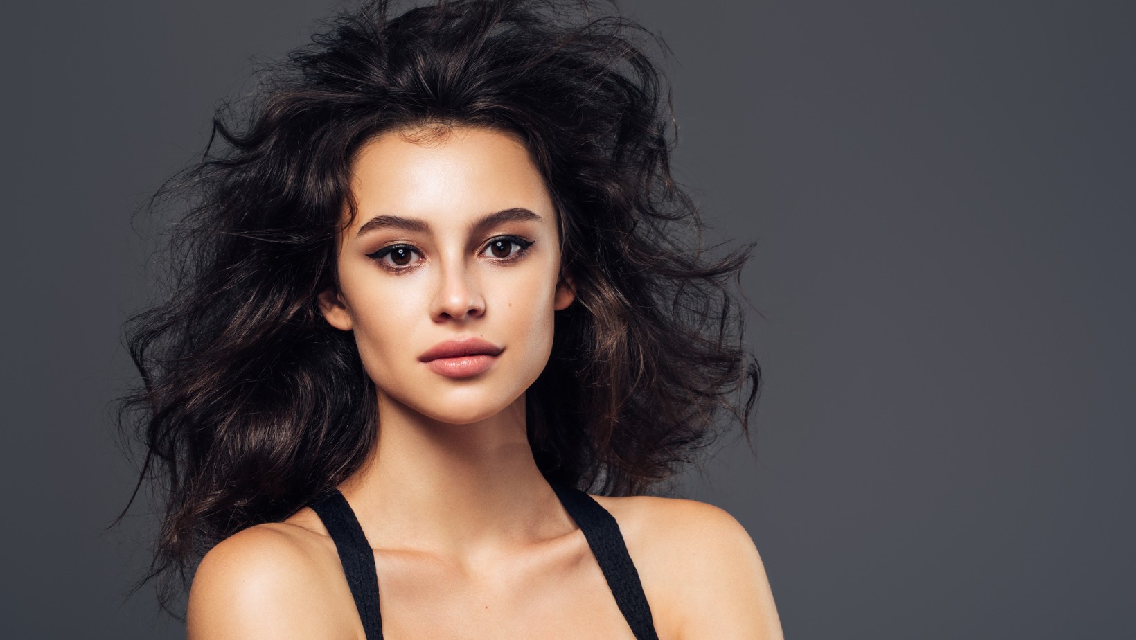 Zdjęcie Kobiety o tym kolorze włosów przyciągają facetów jak magnes #1