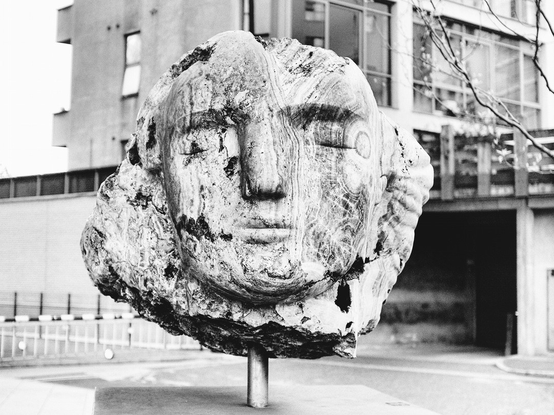 Gdzież ta wygasła lampa, co z nocy dzień czyniła? Gdzie …