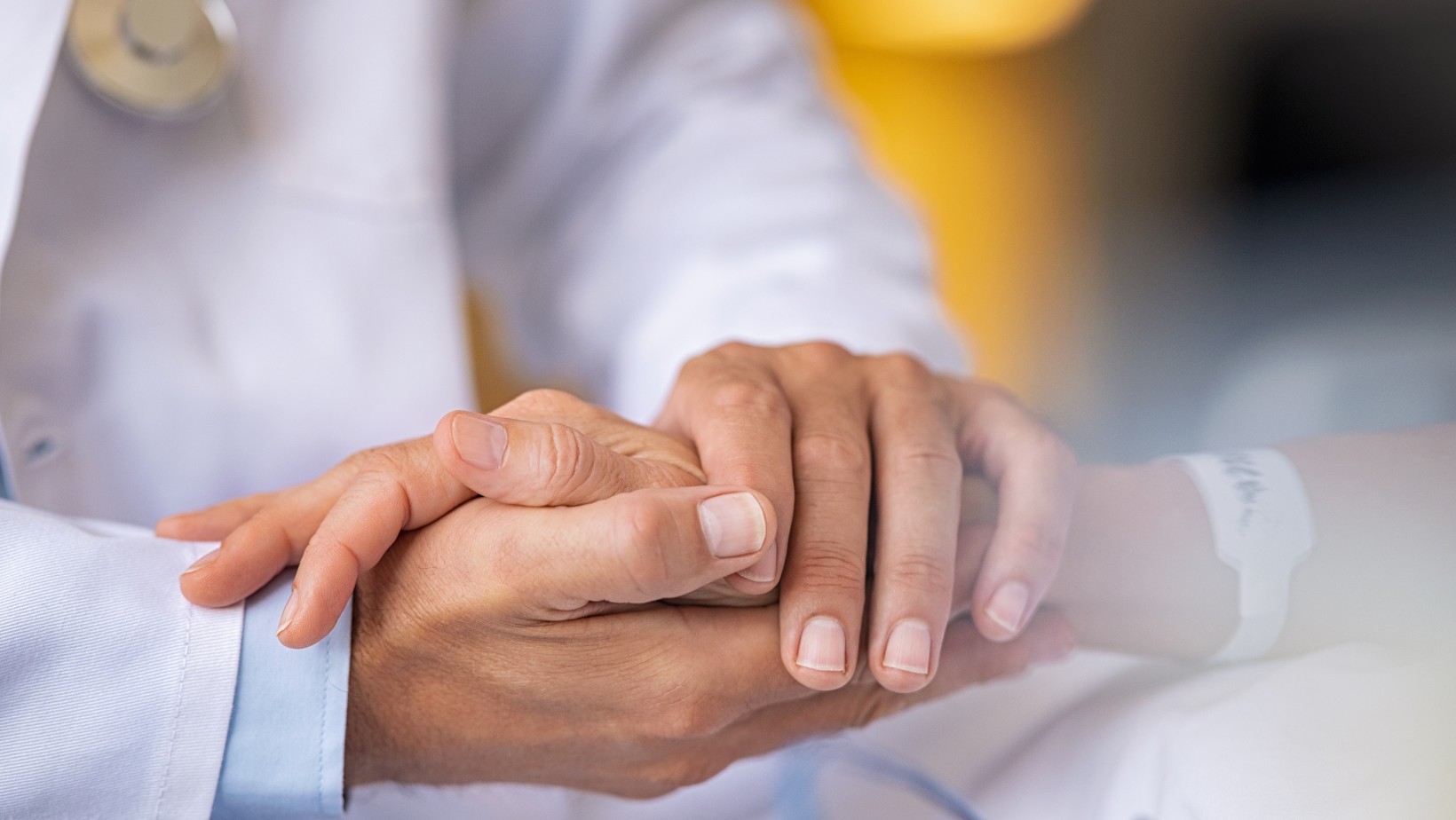 Znany polski projektant trafił do szpitala. Rodzina błaga o pomoc: „Każda kropla ma znaczenie”