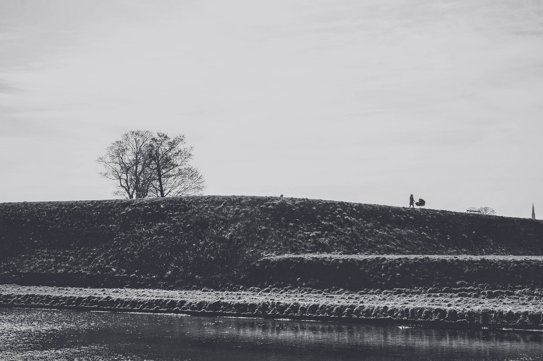 To taka gra – odezwała się Isa. – Gra, która …