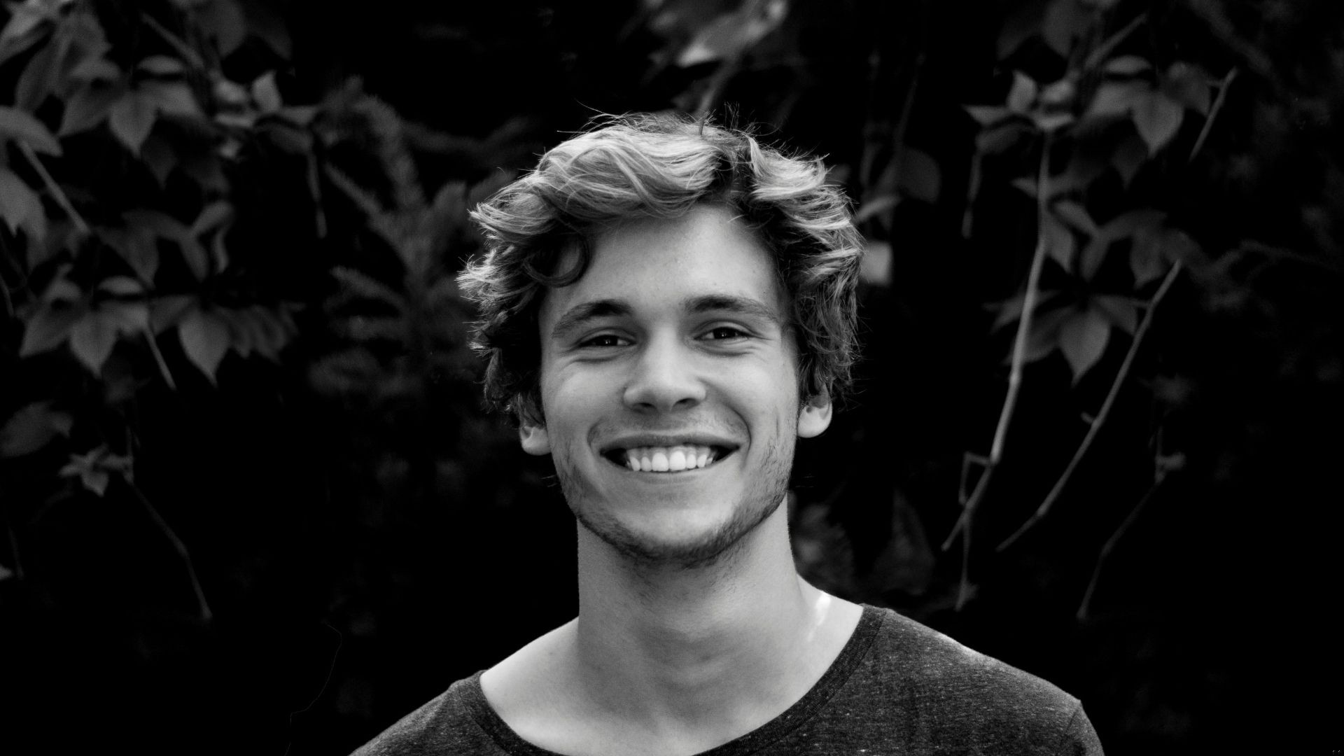 Jak być lubianym? Poznaj sztuczki, które pomogą Ci wzbudzić sympatię!