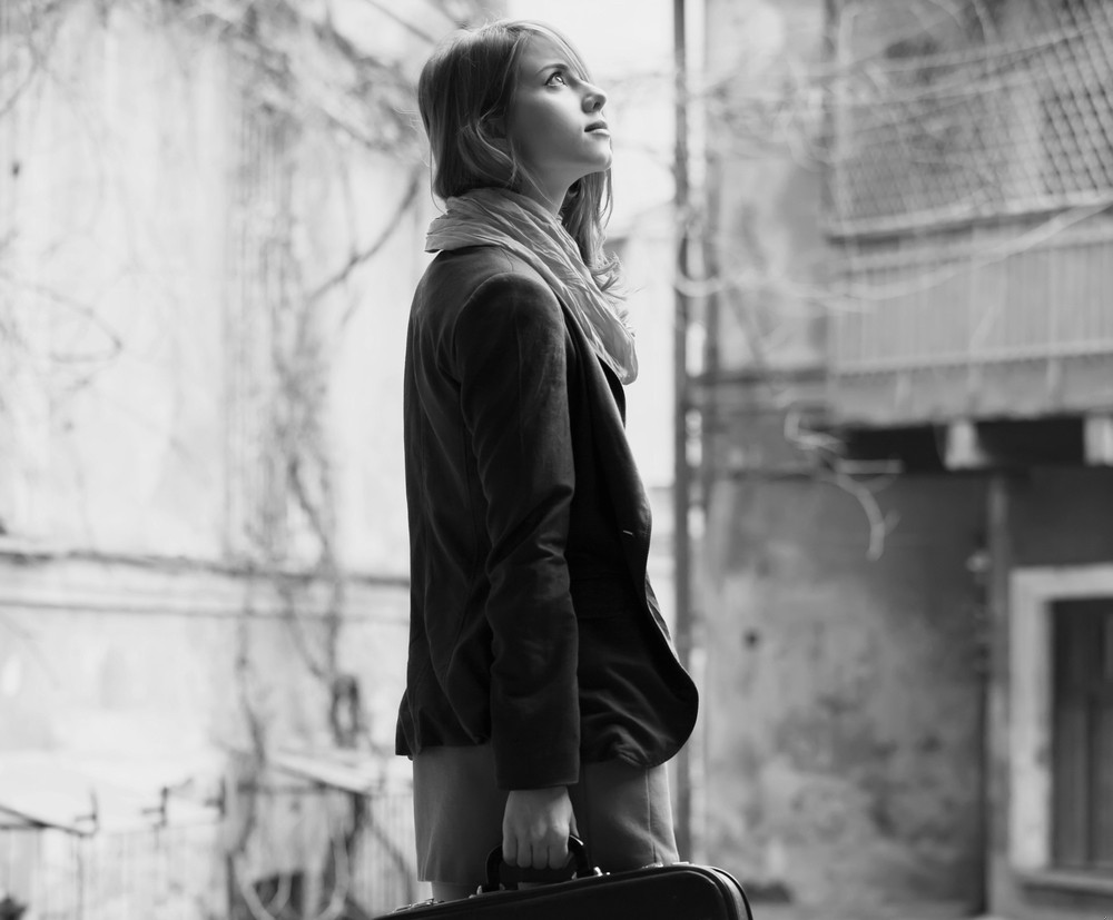 Wcale się nie pokłócili, ona po prostu po kilku tygodniach spojrzała …