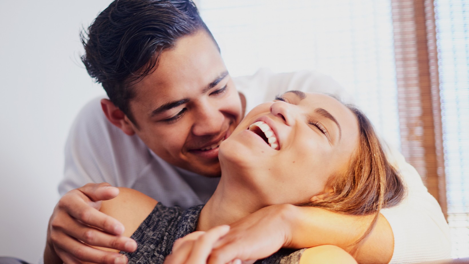 Zdjęcie Nie do wiary! Tylko kobiety z TAKIM poczuciem humoru przyciągają najlepszych facetów #1