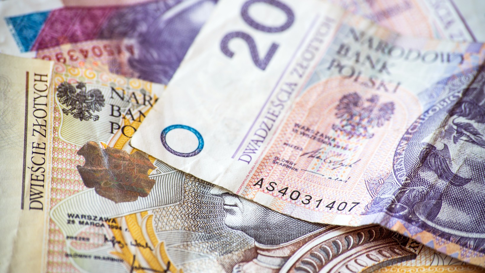 4888 złotych miesięcznie od państwa! Te dwa ważne świadczenia można łączyć!