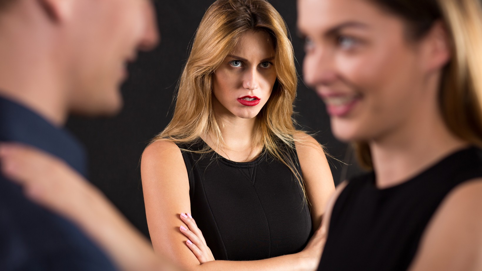 Czuję, że mój chłopak podkochuje się w mojej siostrze