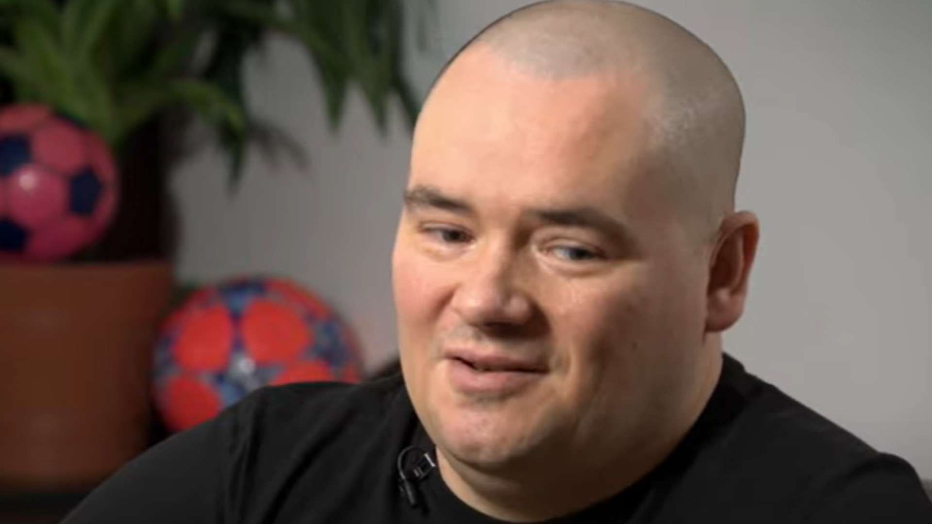 Ojciec wychowuje sam dzieci, ale musi płacić na nie alimenty matce. Absurdalna decyzja sądu