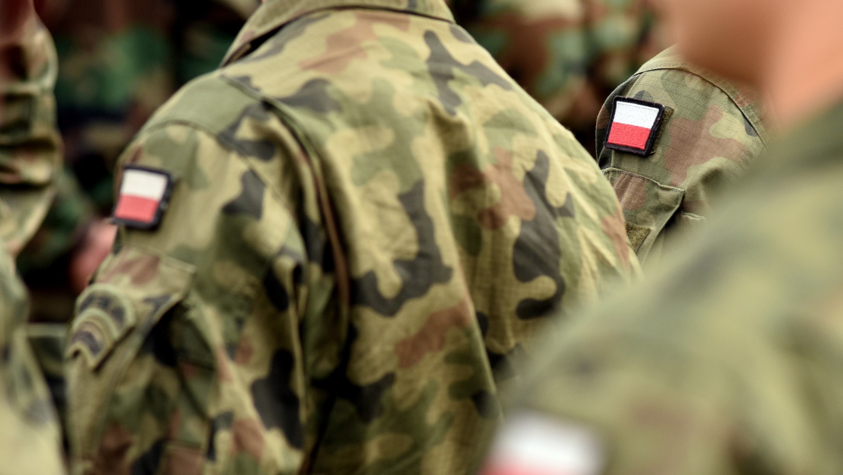 Ponad 230 tys. Polaków dostanie wezwanie do wojska! Nawet kobiety i 60- latkowie!