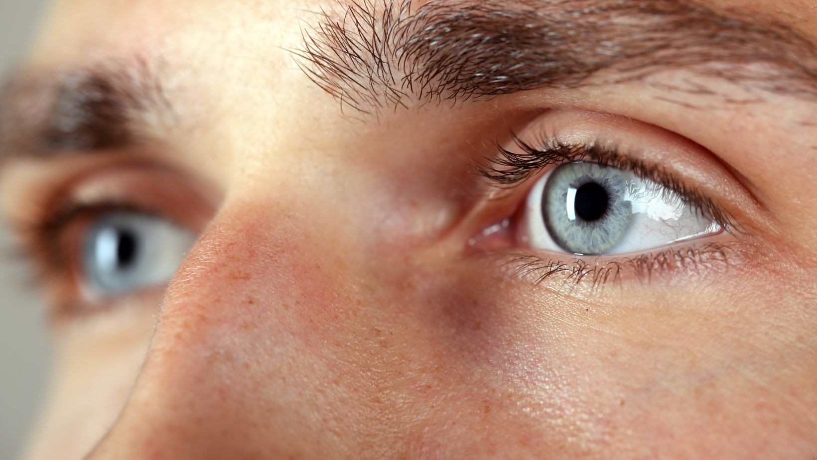 Mężczyźni o tym kolorze oczu nigdy nie zdradzą swojej kobiety!