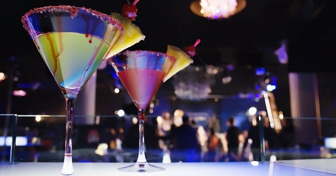 Trzy rzeczy, które strach zobaczyć po impreze: twarz, portfel i …