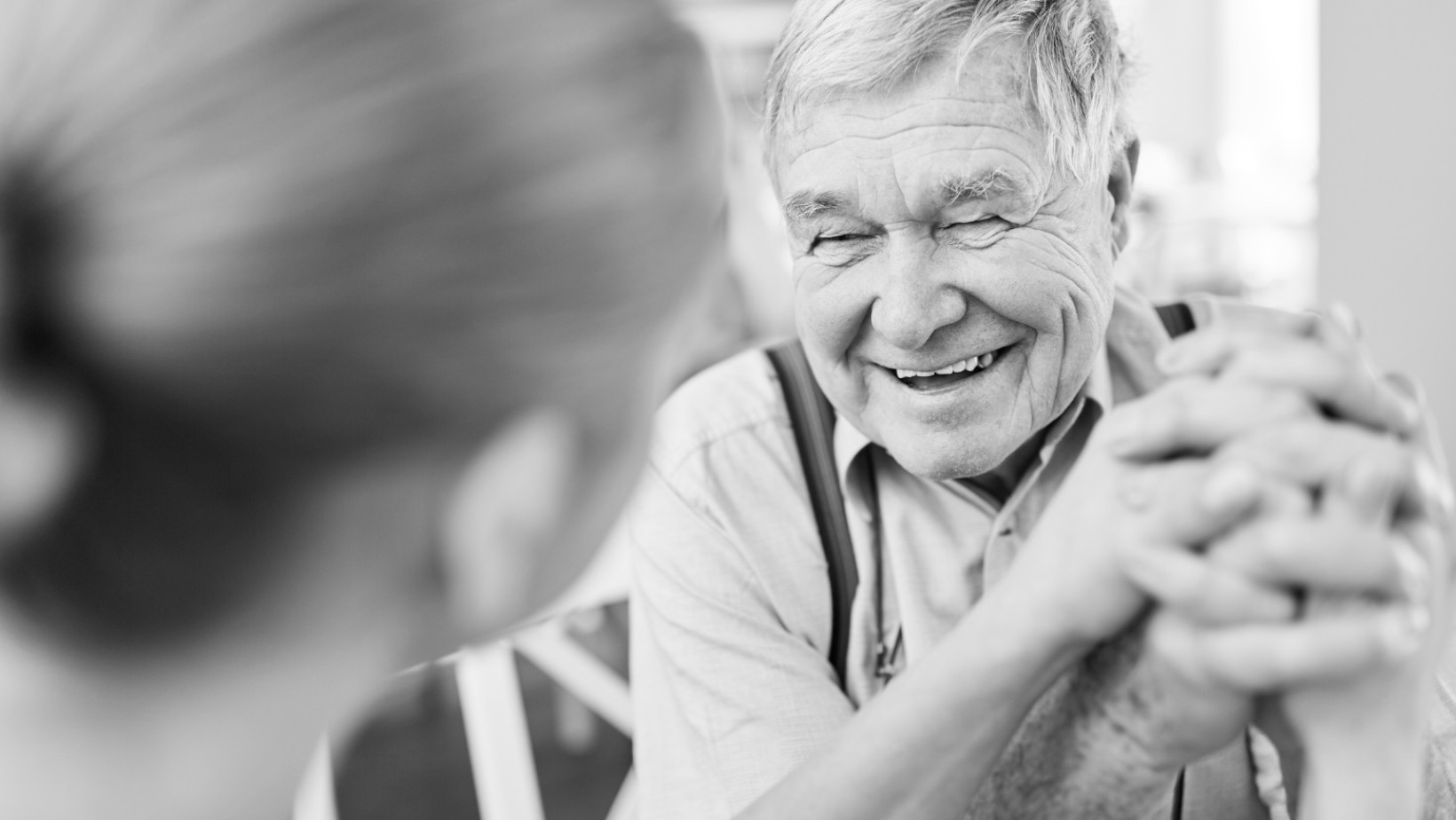 Rodzice kazali mi poślubić bogatego starca. Zmuszam się do każdego zbliżenia