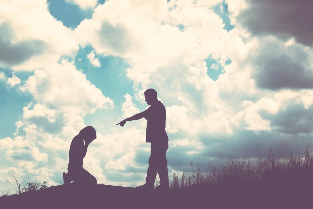 Każda niedopowiedziana prawda jest początkiem kłamstwa.