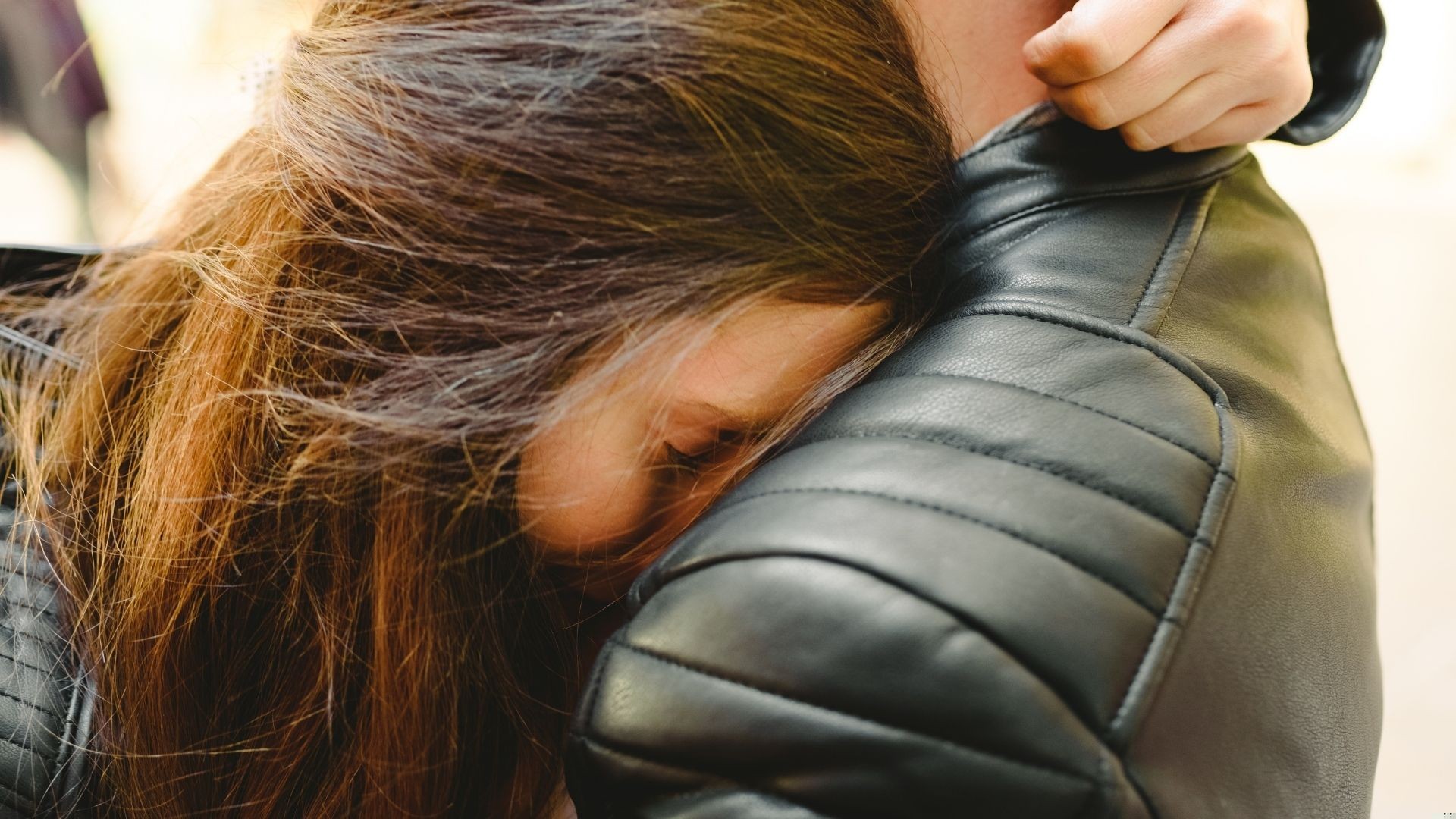 Trudna sztuka przepraszania. Dowiedz się, jak przepraszać i kiedy to robić.