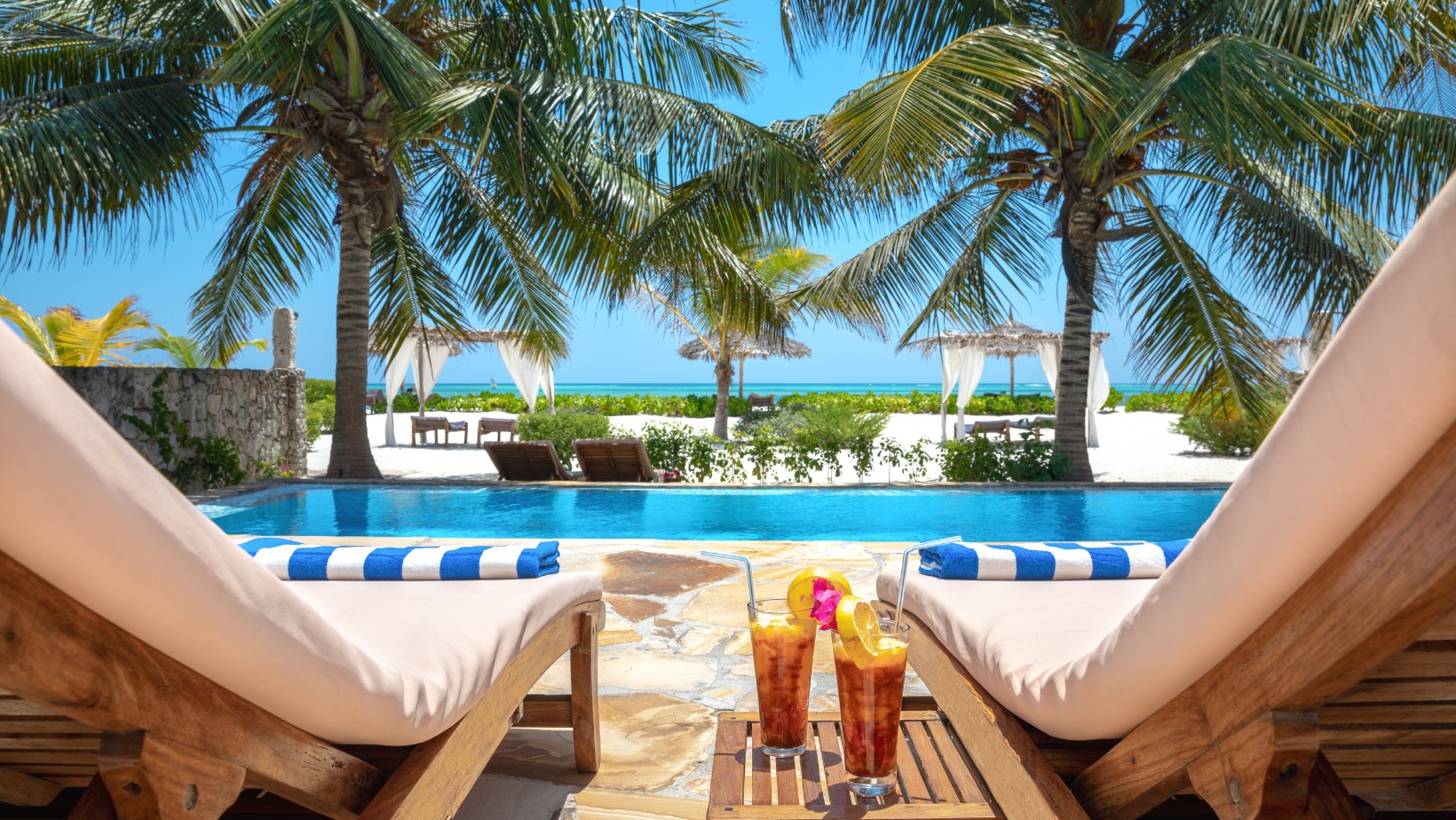 Kiedy najczęściej kupujemy wakacje? Żeby zaoszczędzić, warto zrobić to w konkretnym terminie