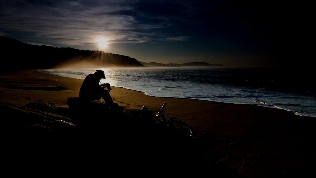 Ciągle próbujemy nawracać, krytykować innych, sądząc, że świat będzie lepszy …