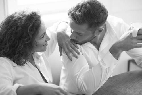 Zanim kobieta zaangażuje się w związek z mężczyzną, powinna móc …