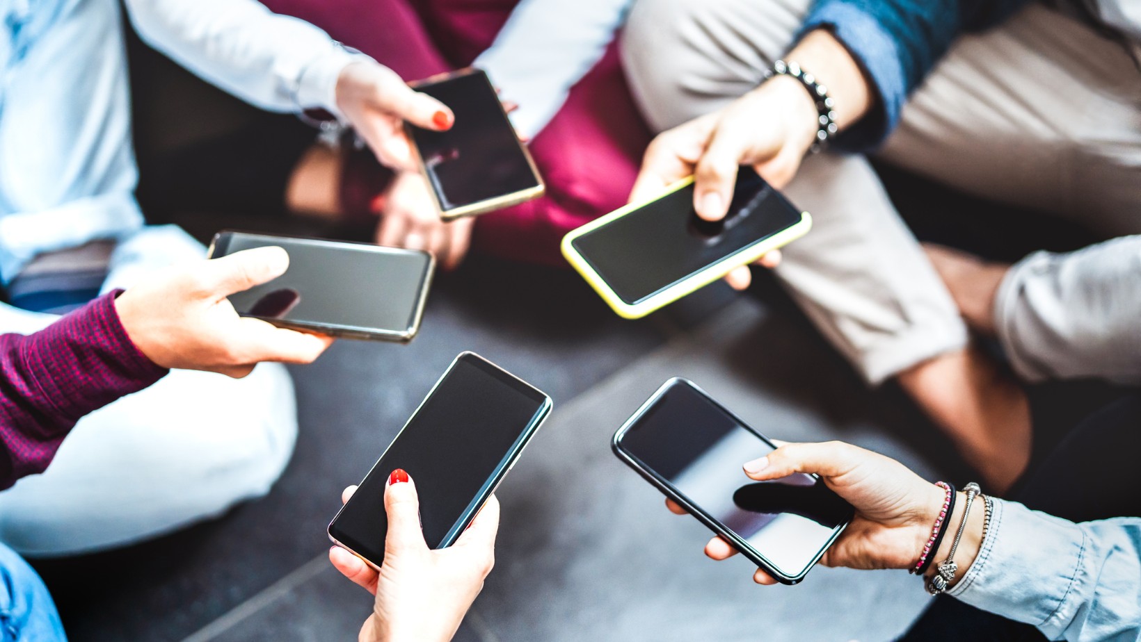 Zdjęcie Emocjonalne pułapki w mediach społecznościowych! Czym jest i  jak bronić się przed sadfishingiem?" #1