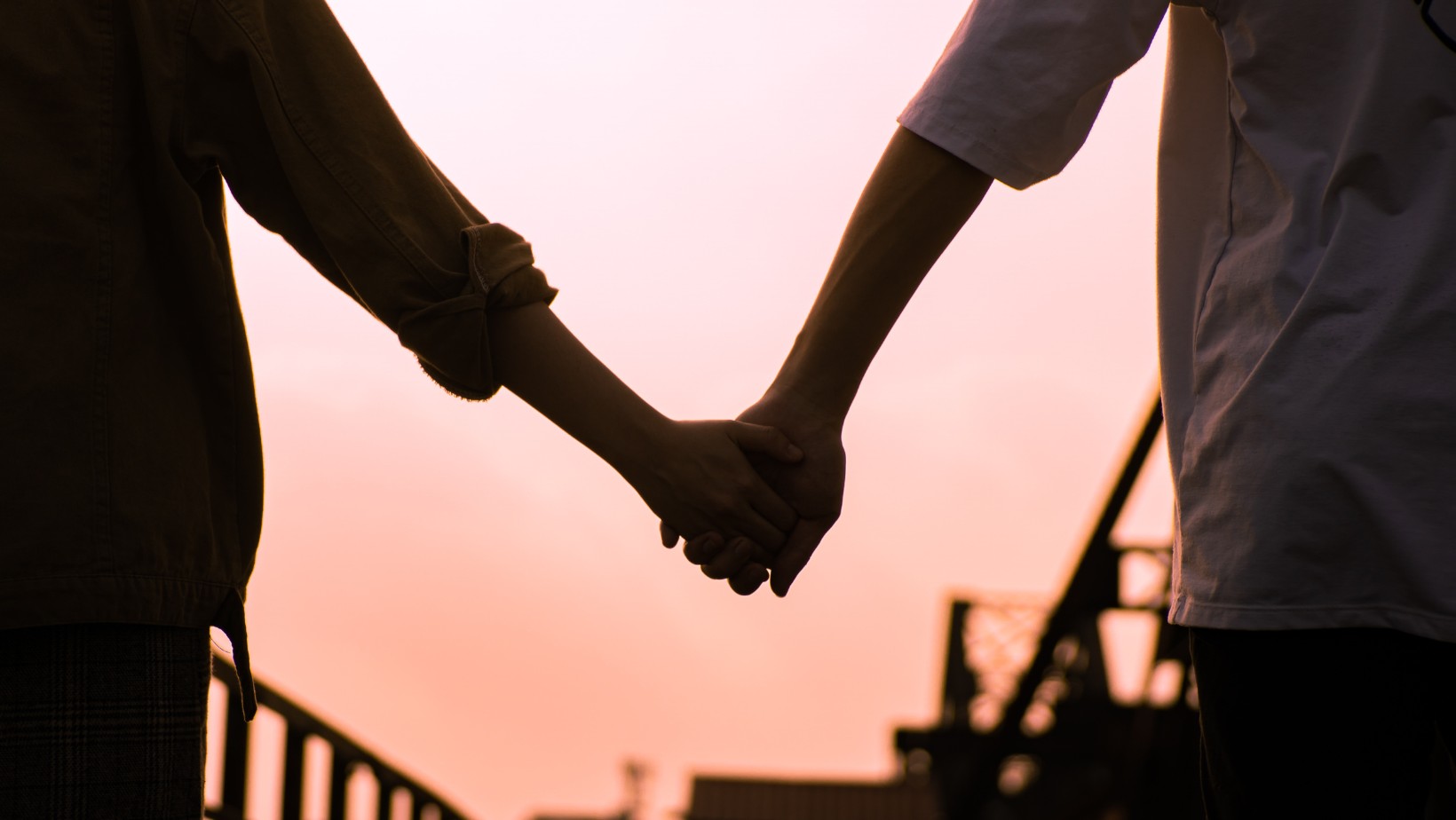 Mój facet ma prawie 20 lat mniej niż ja. Nikt nie rozumie, że naprawdę się kochamy