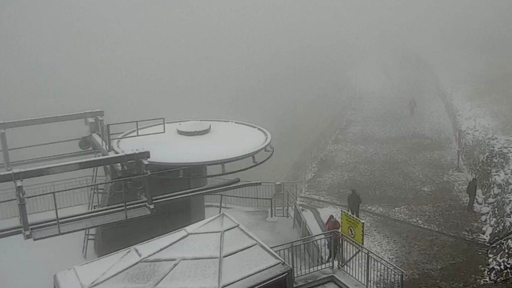 Szok w Tatrach! W środku lata spadł śnieg na Kasprowym Wierchu