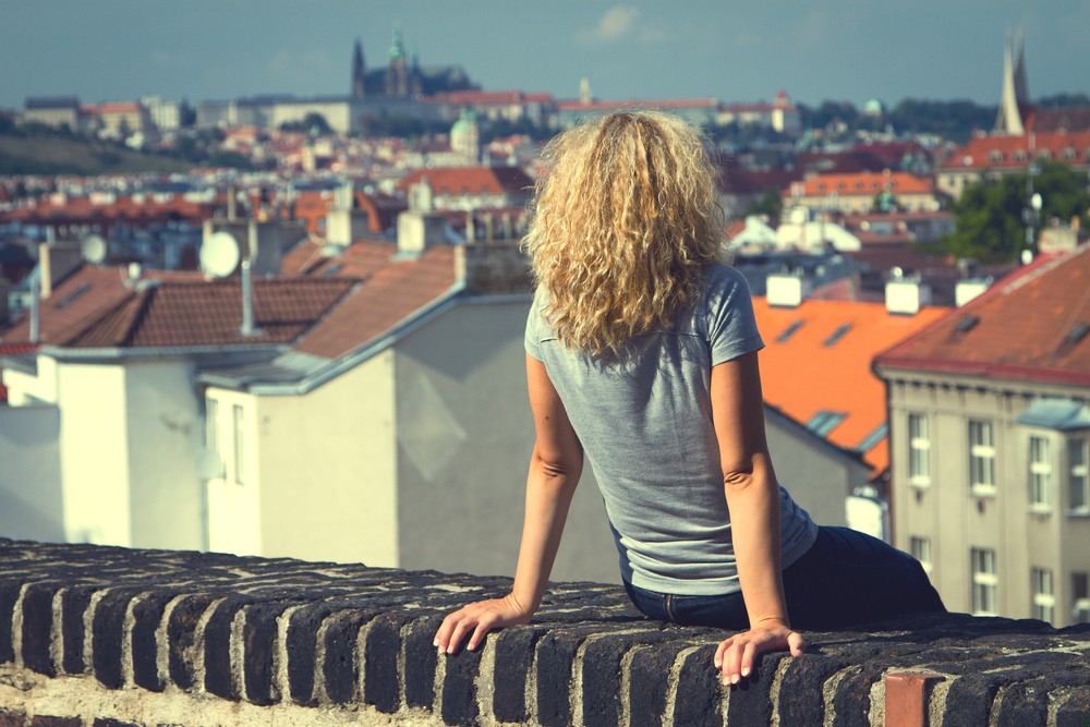 – Żyj! – krzyknęła nadzieja. Życie odparło cicho: – Bez …