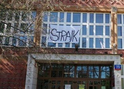 Ojciec tegorocznego maturzysty pozwie szkołę, jeśli nie odbędą się w niej egzaminy maturalne