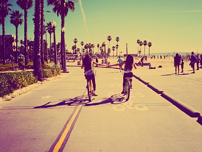 Przyjaciele, z którymi zabijamy czas, to właśnie prawdziwi przyjaciele.