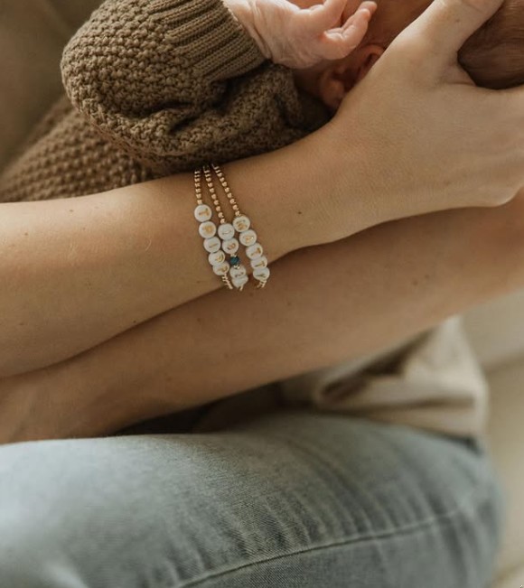 Zdjęcie "Szukam cię tam" - Została wdową w ciąży… Jej mąż zginął w przerażających okolicznościach! #1